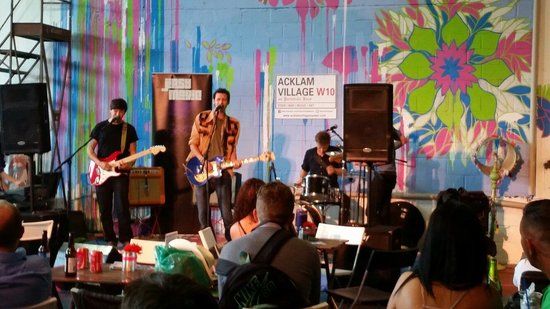 アックラム ヴィレッジ マーケット